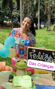 Babá feliz Dia das crianças